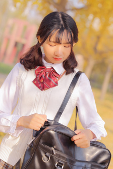 他缓慢而有力的往里挺送细写文